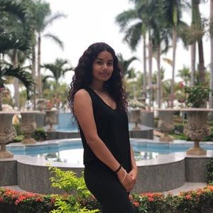 Meet your Posher, Daniela